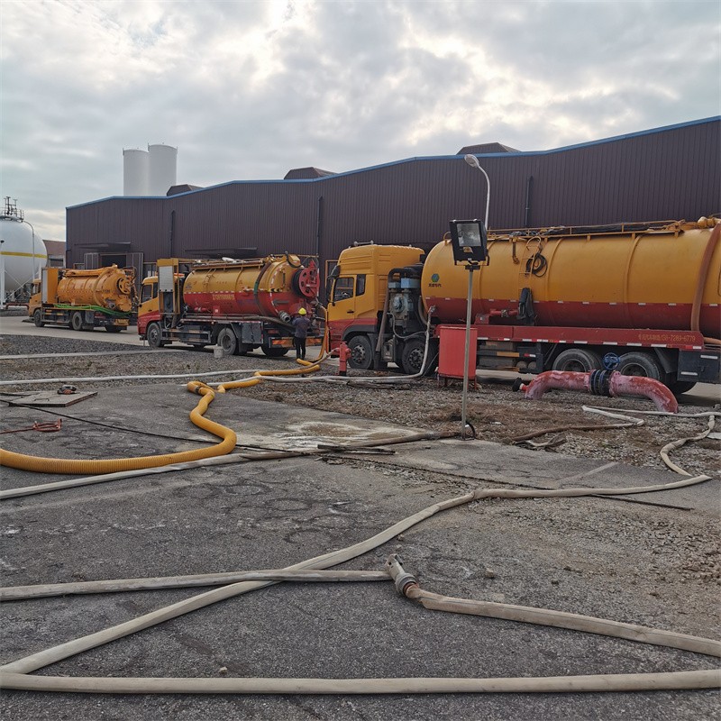 新津污水池清理